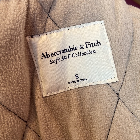 Abercrombie & Fitch Faux Shearling Zip Up Vest Small - Picture 5 of 5